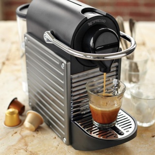 KAFFEMASCHINE NESPRESSO PIXIE